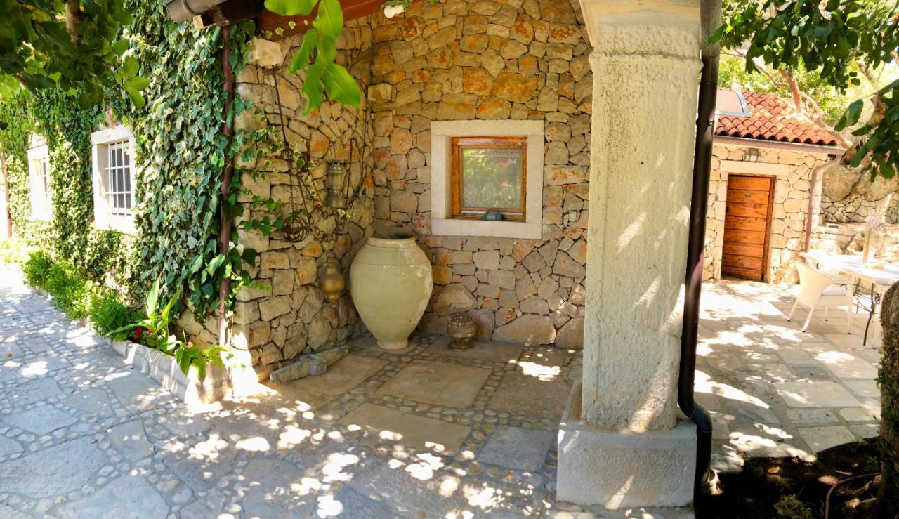 Stone House Retreat *