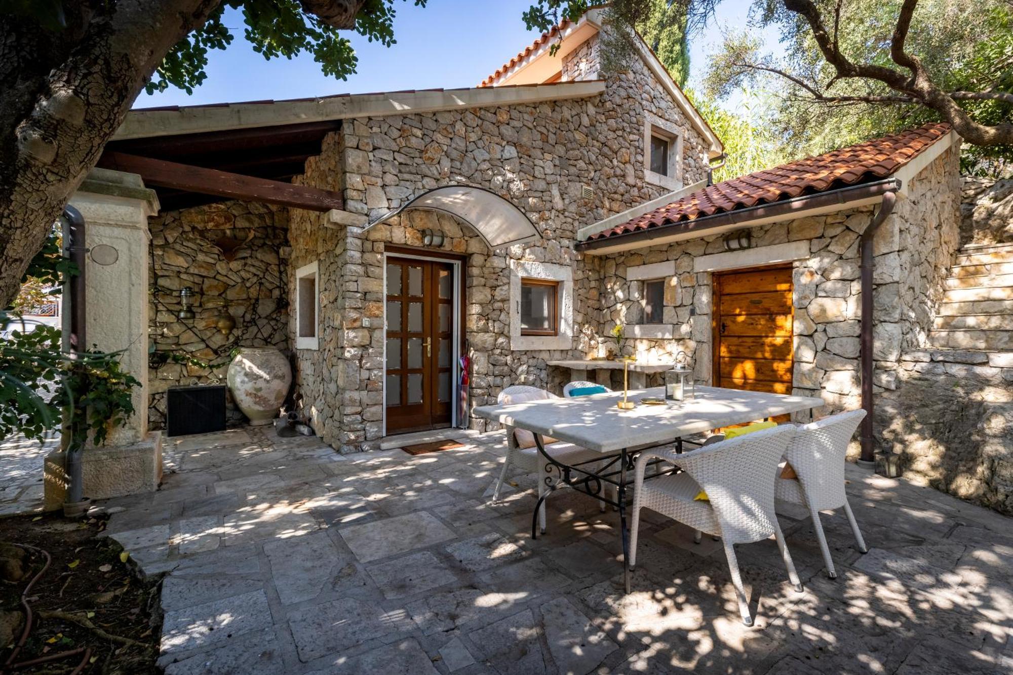 Holiday home Stone House Retreat *